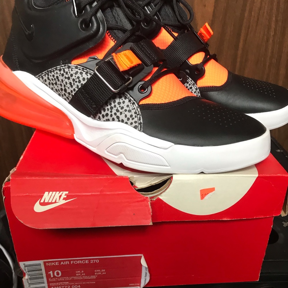 Nike Air Force 270